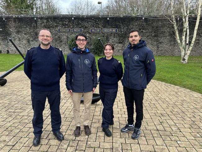deux étudiants de HEC Paris au Service Militaire Volontaire de Brest